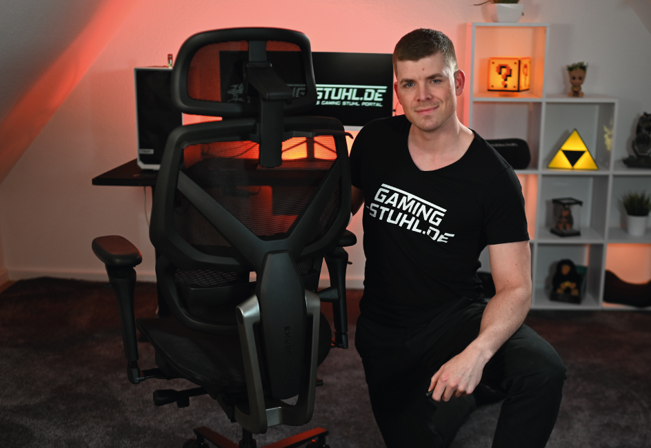 ThunderX3 Flex Pro Test Fazit Marco neben Bürostuhl